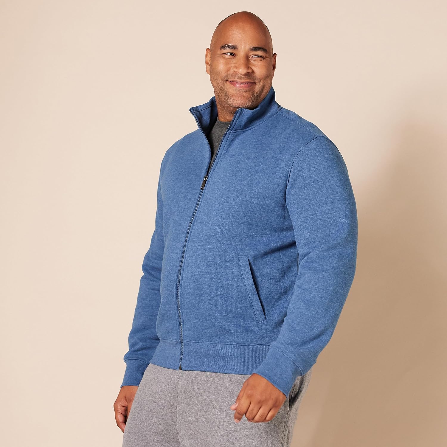 Thumbnail 4 de Amazon Essentials Herren Regular-Fit Fleece-Sweatshirt mit Stehkragen und Reißverschluss (mittelschwer)