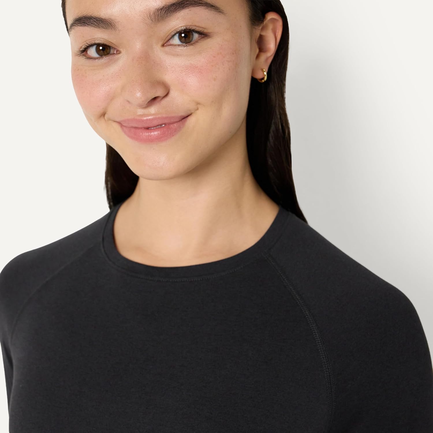 Thumbnail 3 de Amazon Essentials women’s soft performance lightweight long-sleeve workout top