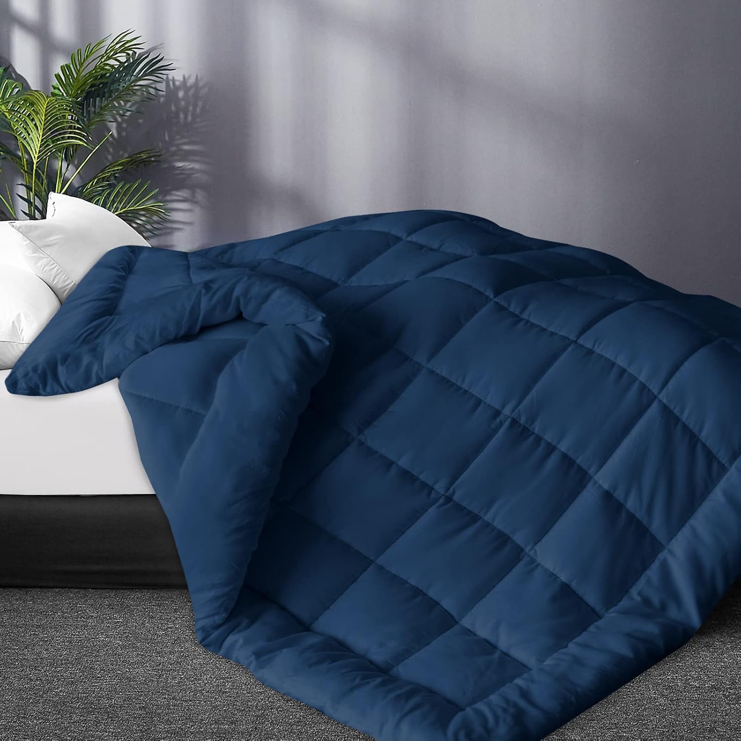 Detalle de Moonsea MOON10768T Queen Comforter, Navy Microfiber, Lightweight All-Season Fill