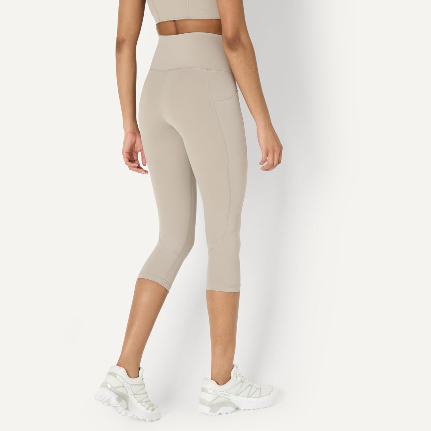 Detalle 2 de Amazon Essentials Women's Active FormFlex Buttery Soft High Waist 19" Inseam Capri Yoga Workout Leggings