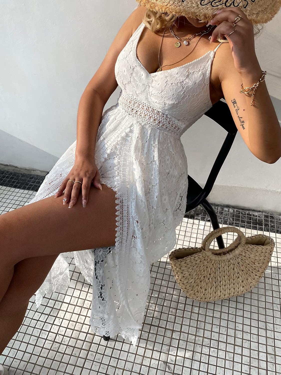 Detalle de CUPSHE été Femmes Slip froncé Smocks Combinaison à col en V et bretelles spaghetti
