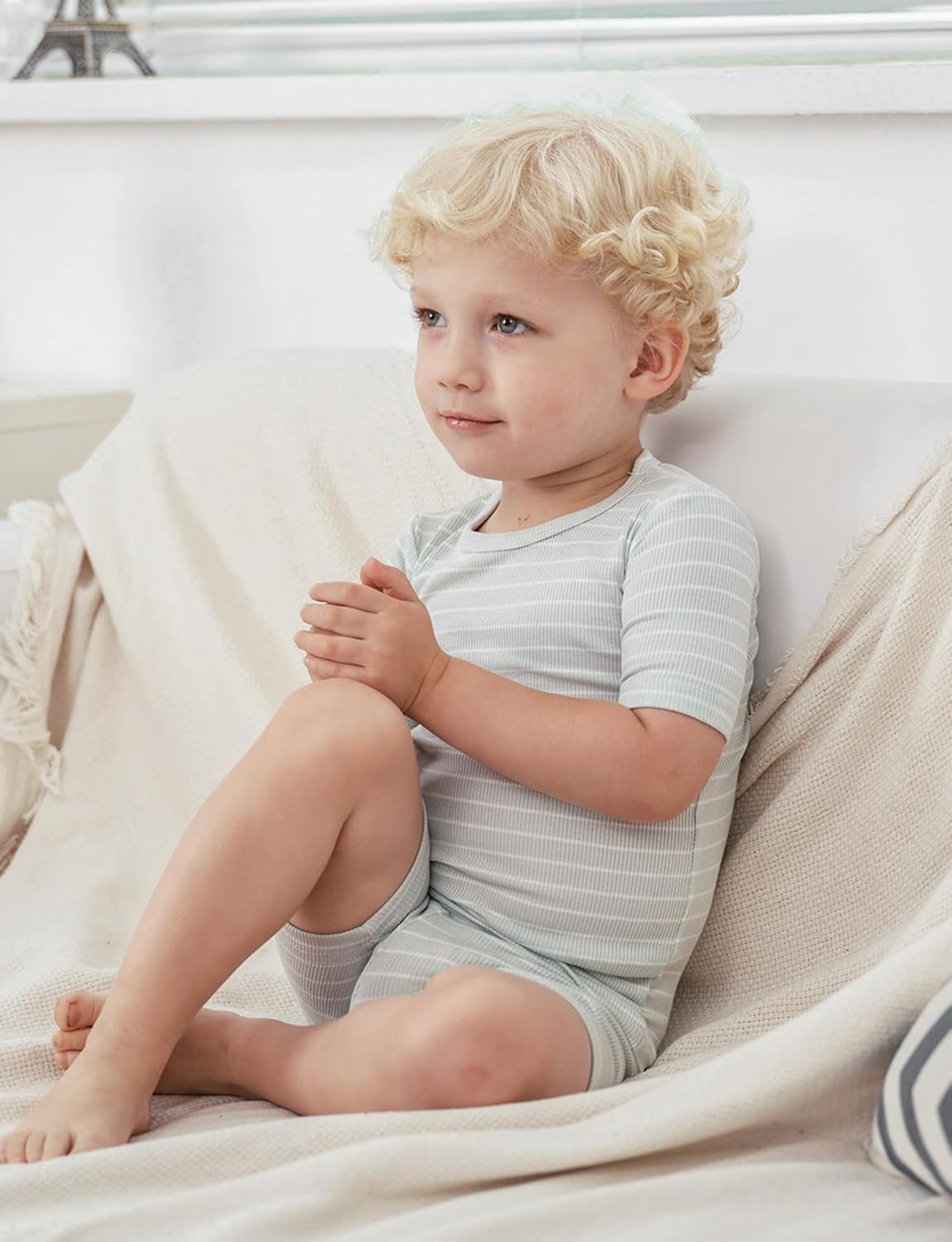 Detalle de AVAUMA Striped Pajama Set for Babies, Toddlers, and Kids