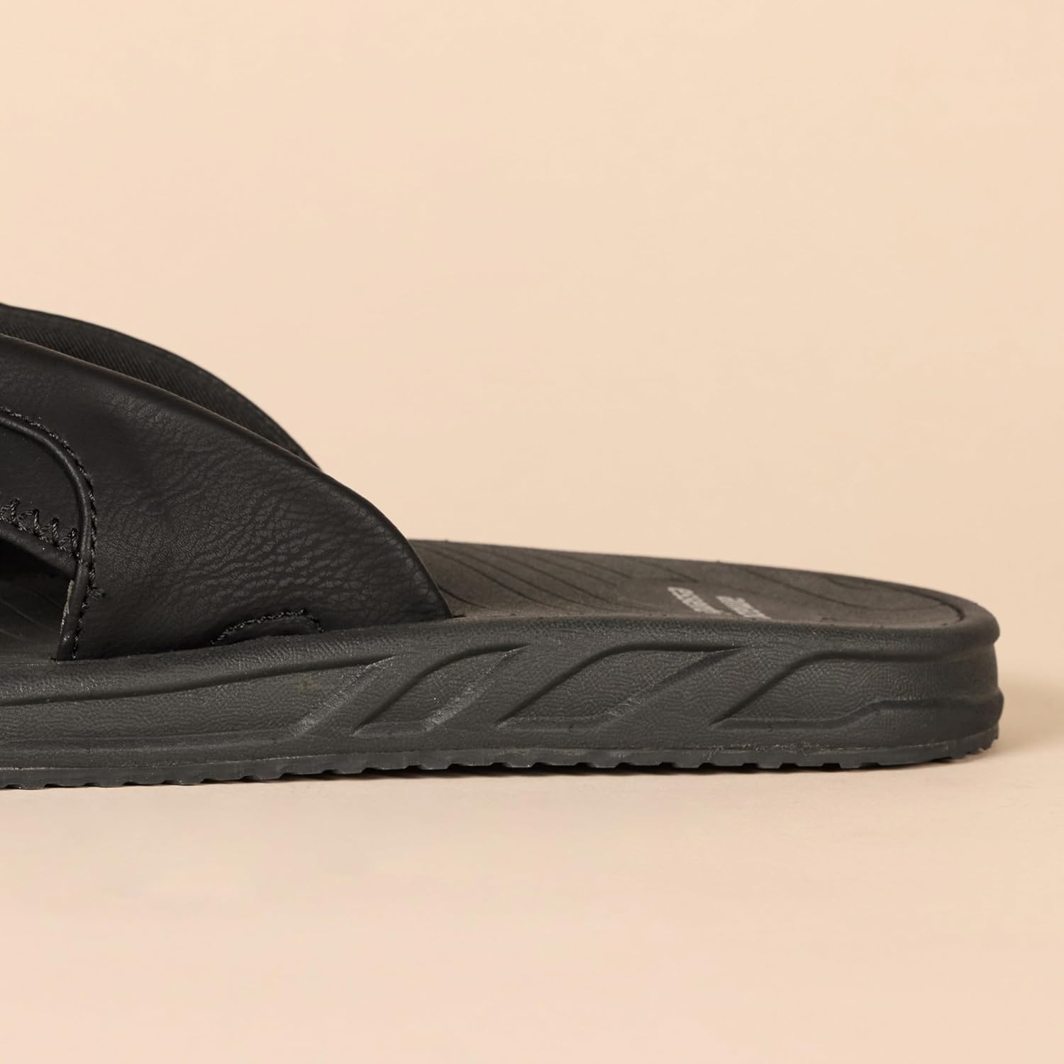 Thumbnail 1 de Amazon Essentials Herren Flip-Flop-Sandale – bequeme Zehentrenner mit gepolsterter Riemenauflage