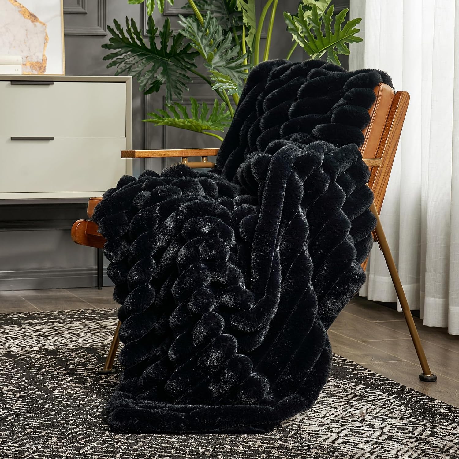 Detalle 2 de Cozy Bliss Faux Fur Throw Blanket 60×80 in 🛋