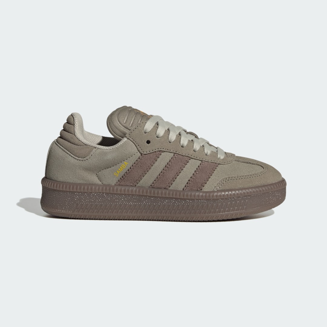 Detalle de ZAPATILLA SAMBA XLG de Adidas: versión Eco/Verde con estilo clásico y confort