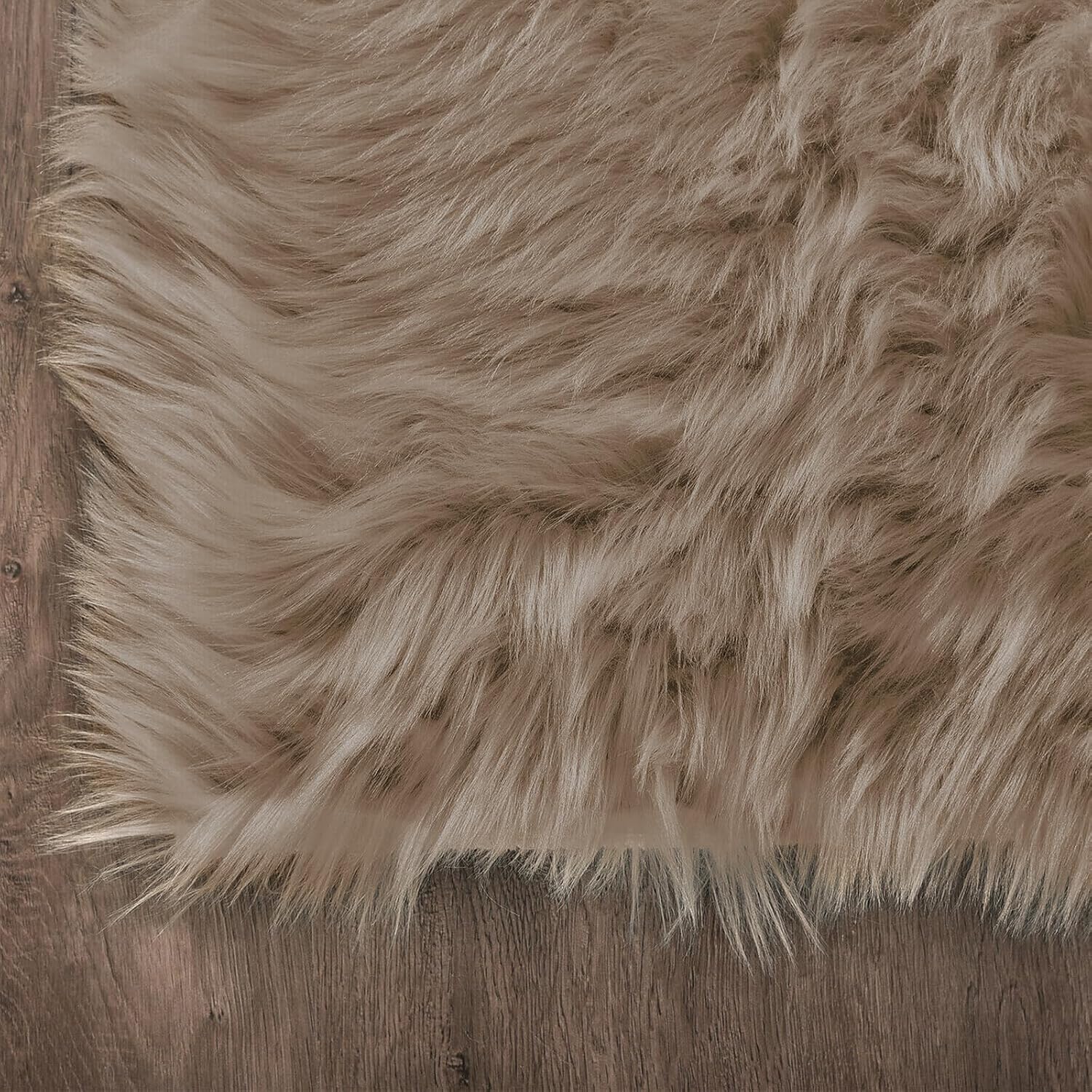 Detalle de Latepis Pink 8x10 Shaggy Faux Sheepskin Fur Area Rug