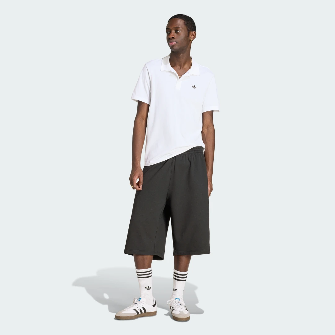 Detalle de POLO TREFOIL ESSENTIALS de Adidas — polo blanco, versatilidad diaria para otras ocasiones