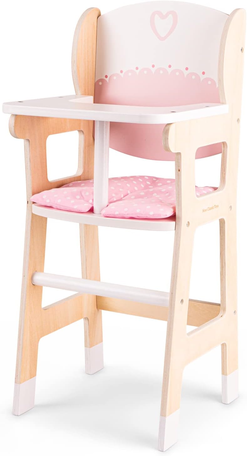 Detalle de New Classic Toys 10775 – drewniane krzesełko dla lalek z pościelą