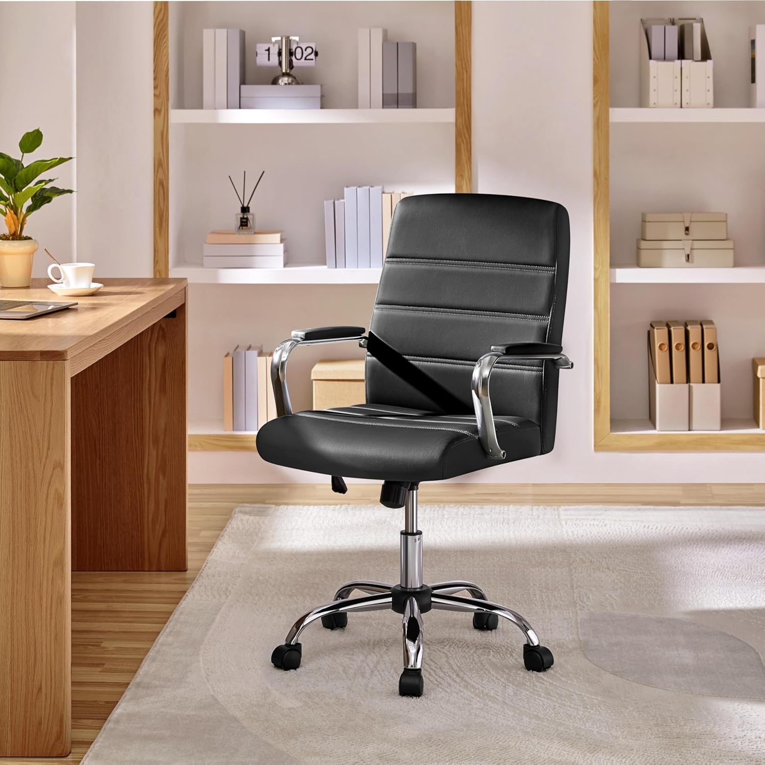 Thumbnail 1 de Yaheetech Poltroncina ergonomica da ufficio reclinabile girevole in ecopelle, altezza regolabile (portata 130 kg) nera