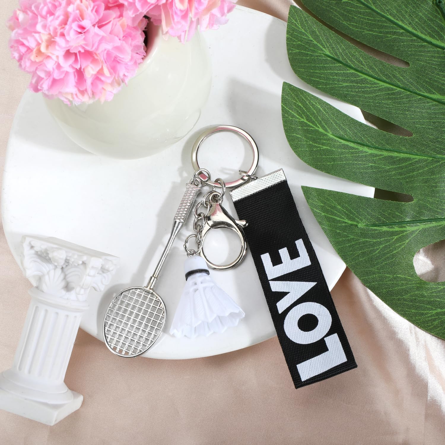 Thumbnail 1 de MUCOOS Funny Badminton Keychain with Ribbon: A Playful Yet Practical Gift