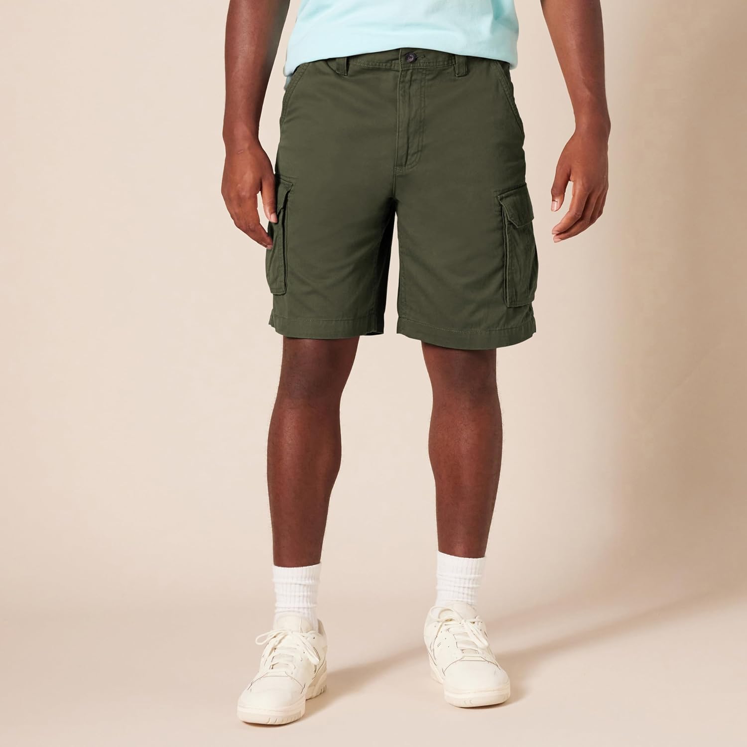 Detalle 2 de Amazon Essentials Men's 10" Classic-Fit Cargo Shorts in Soft Cotton Twill