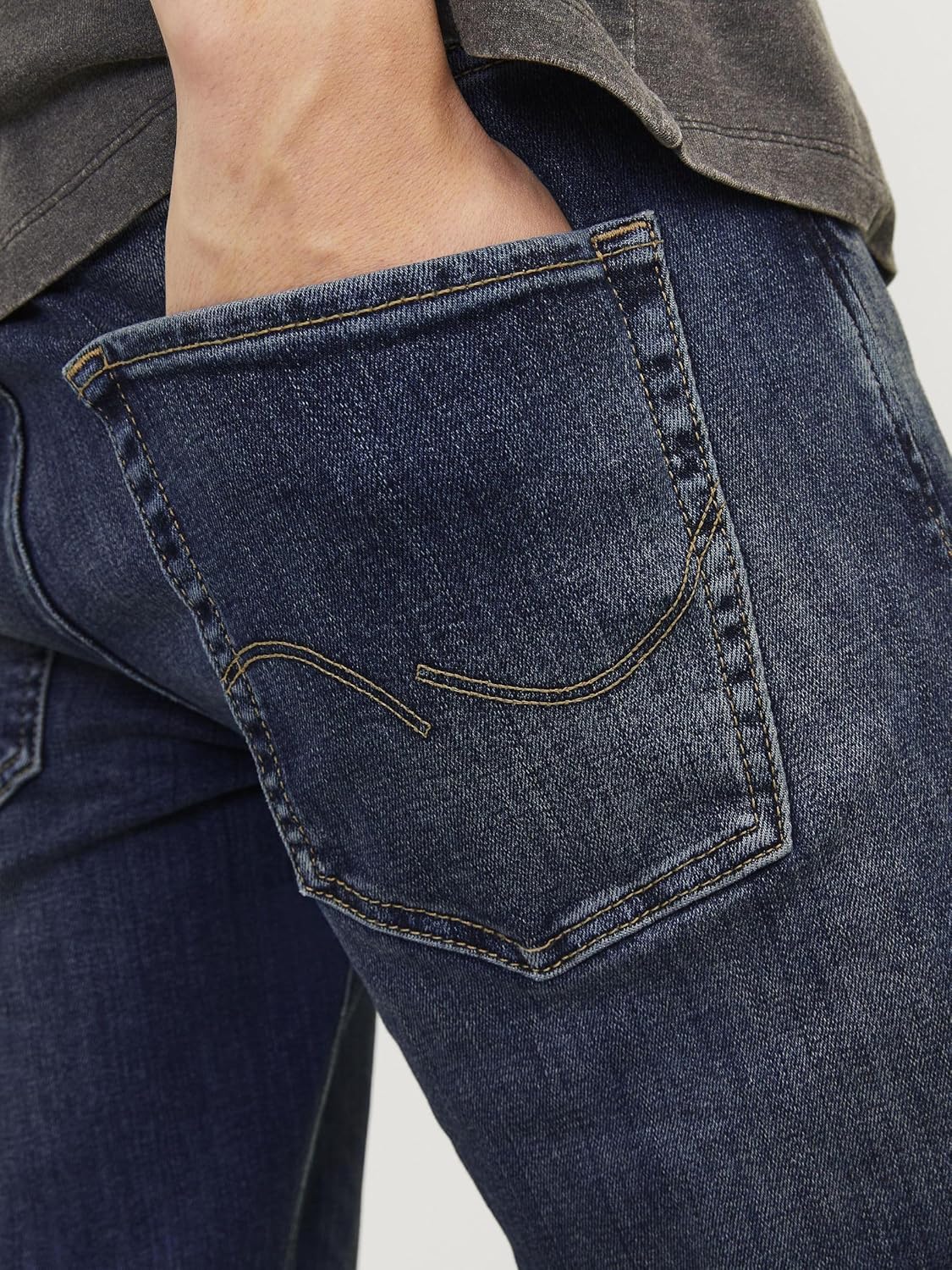 Detalle 2 de JACK & JONES Jean Coupe Tapered MIKE ORIGINAL JOS — Confort et style intemporel