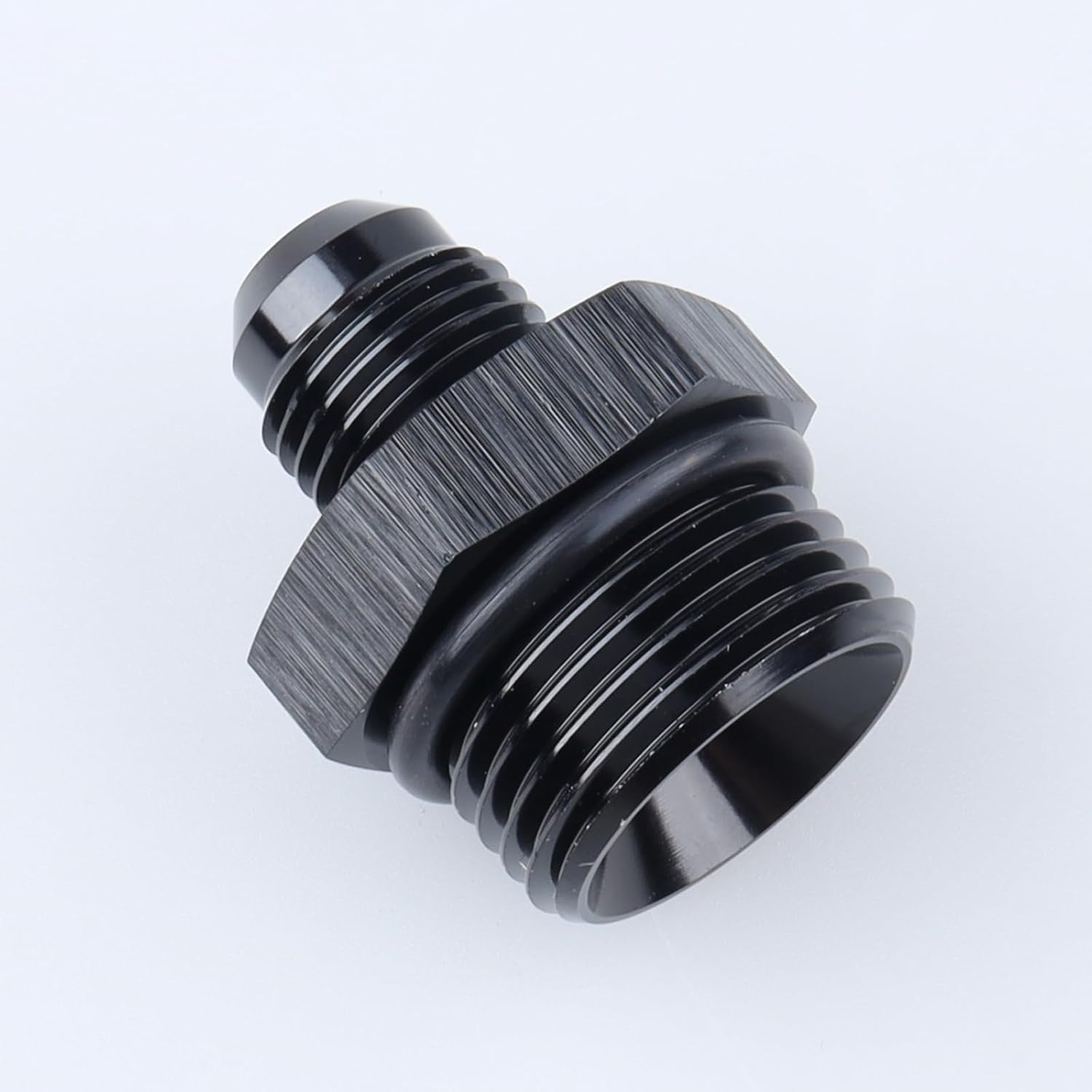 Detalle 2 de AC Performance -6 AN to -10 ORB Fitting Adapter (Male Flare to Male ORB O-ring) in Black