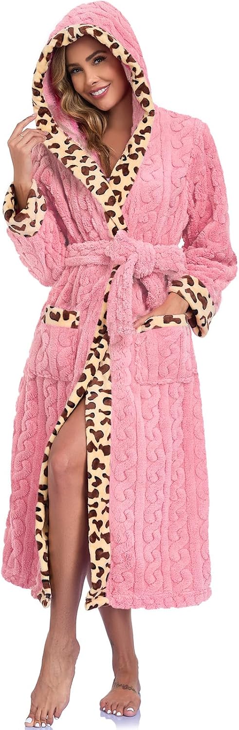Detalle 2 de RONGTAI Womens Soft Fuzzy Fleece Leopard Bathrobe with Pockets & Belt