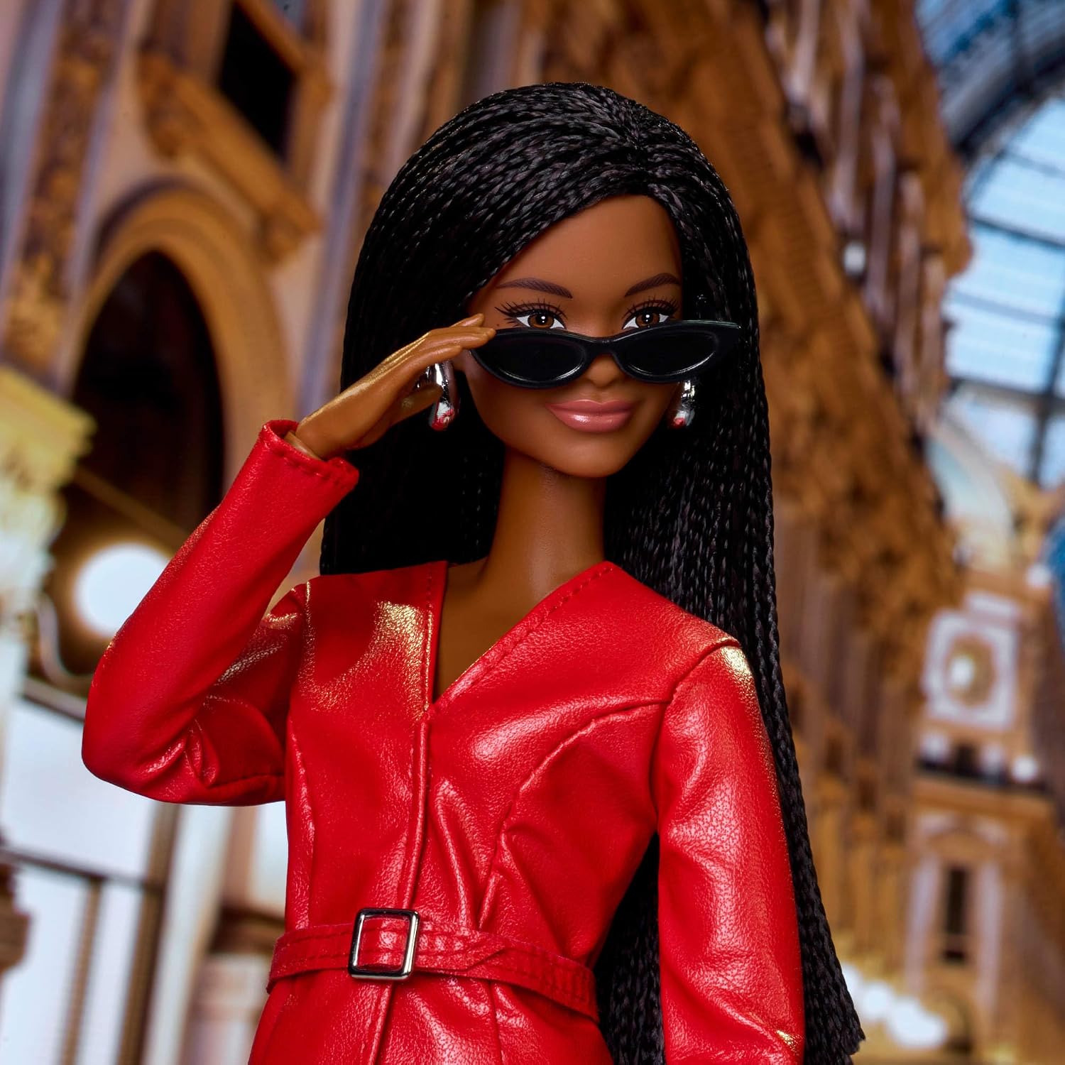 Detalle de Barbie Signature @BarbieStyle Mediolan JJX31 – lalka kolekcjonerska w czerwonej stylizacji