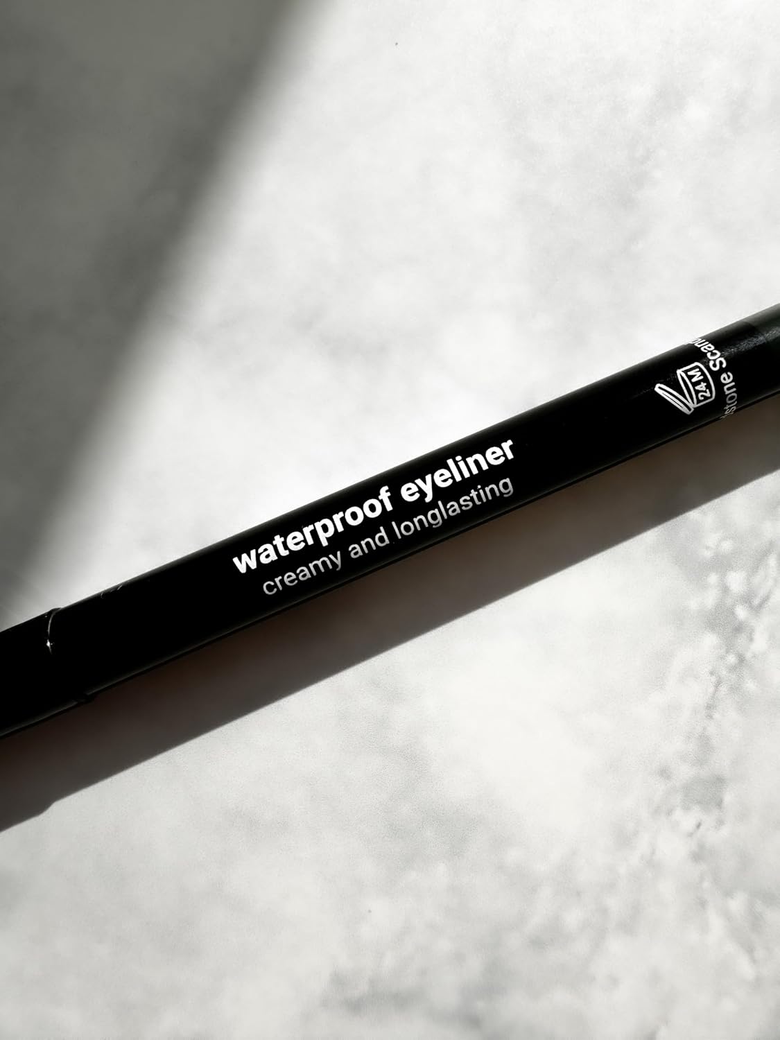 Thumbnail 6 de Sandstone Scandinavia Eyeliner Waterproof Brun pour Yeux Sensibles – Hypoallergénique & Vegan