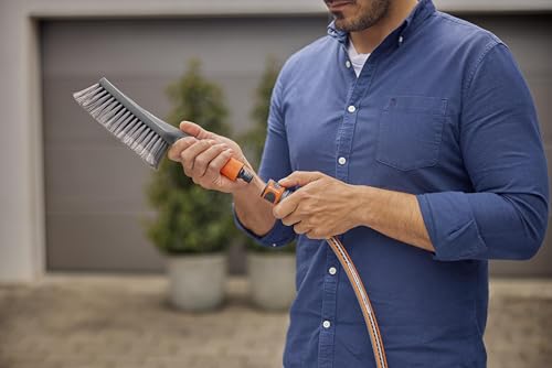 Detalle de Gardena Cleansystem 18840-20 Cepillo de mano suave para zonas estrechas 🧽