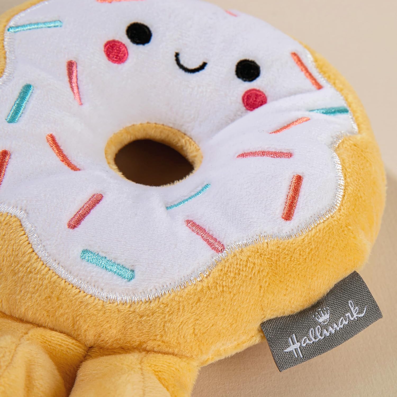 Detalle 2 de Hallmark Better Together Coffee and Donut soft toy set