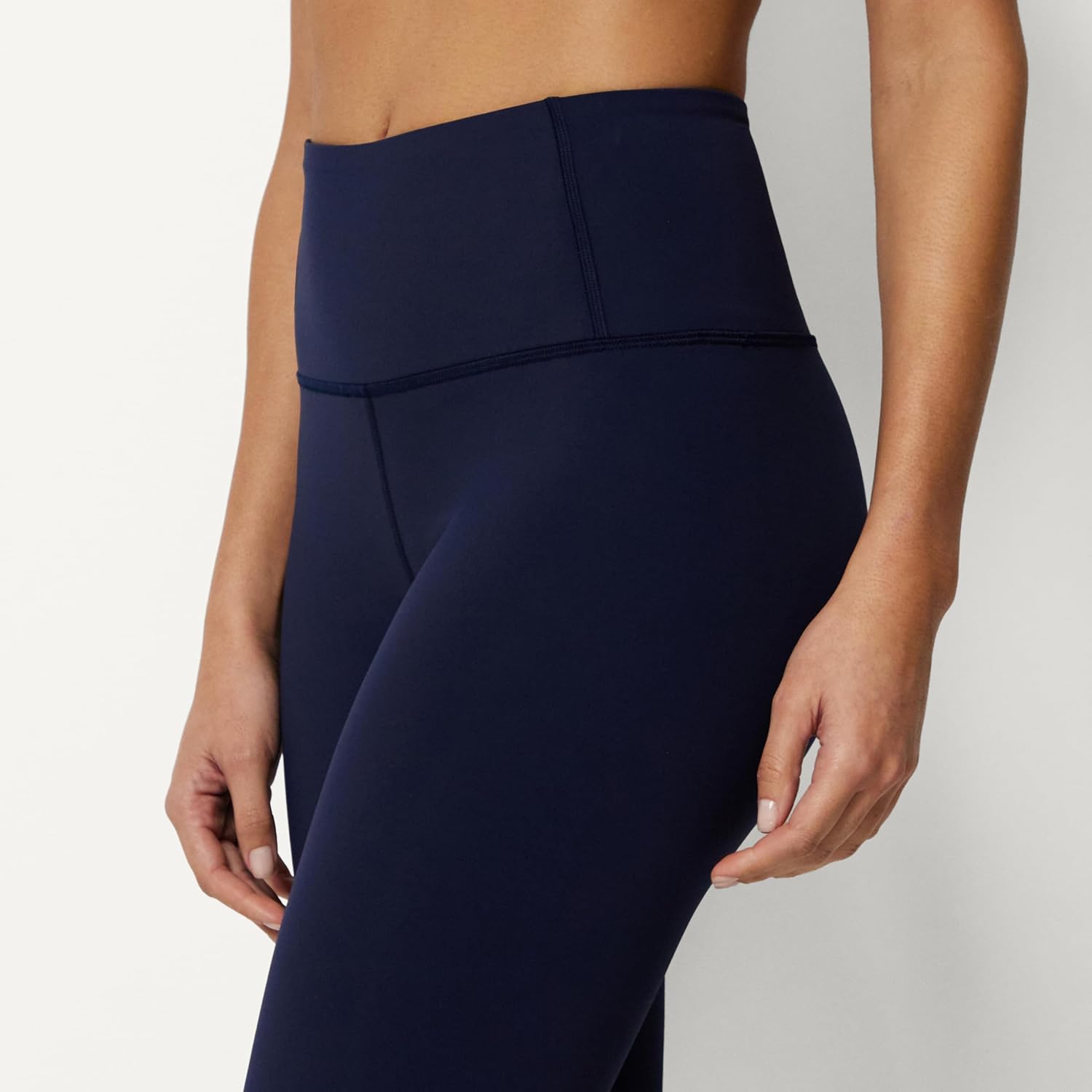 Thumbnail 3 de Amazon Essentials Women's Power Sculpt High-Rise 7/8 Legging with 25" Inseam
