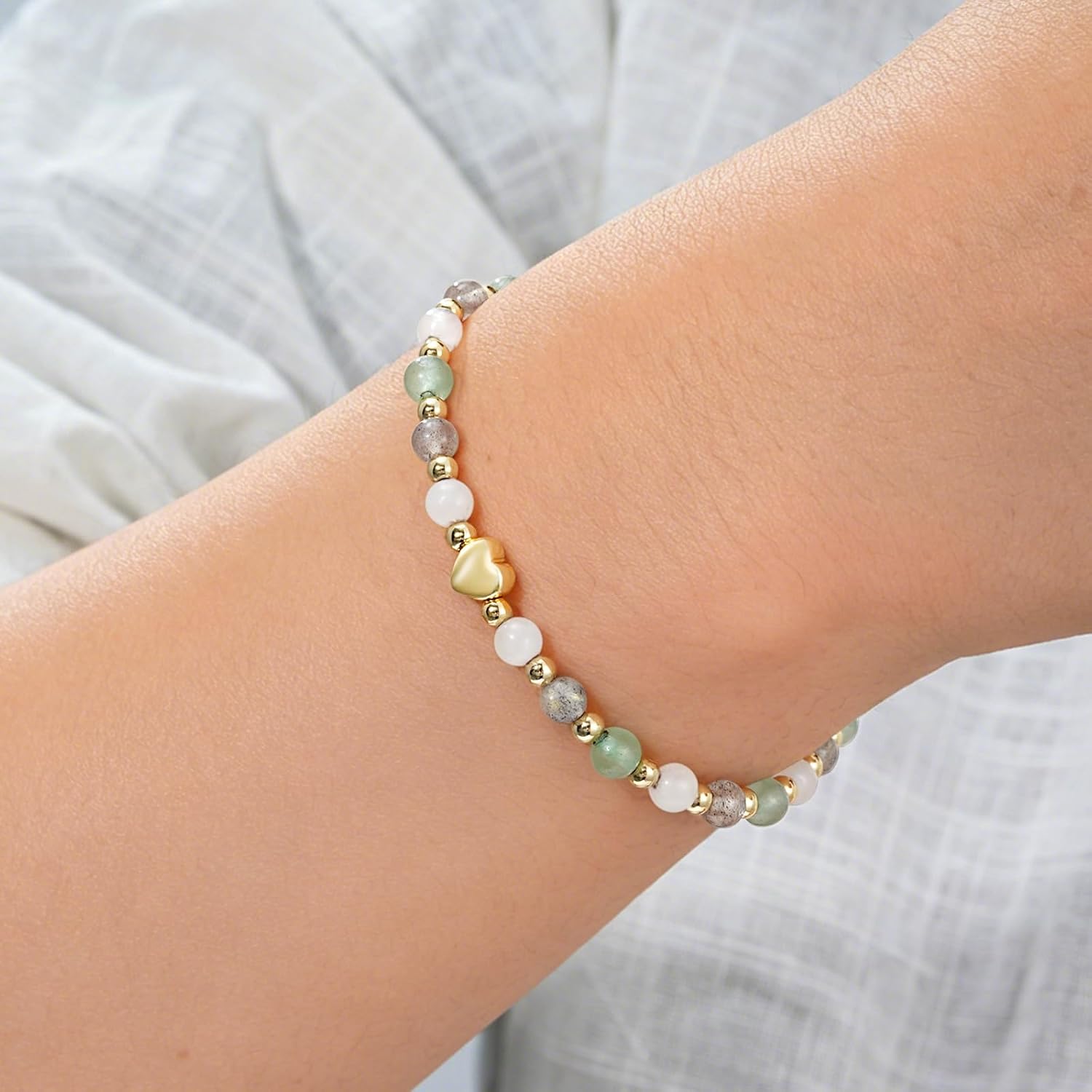 Detalle 2 de Lydow Natural Crystal Bracelet, 6.5-Inch