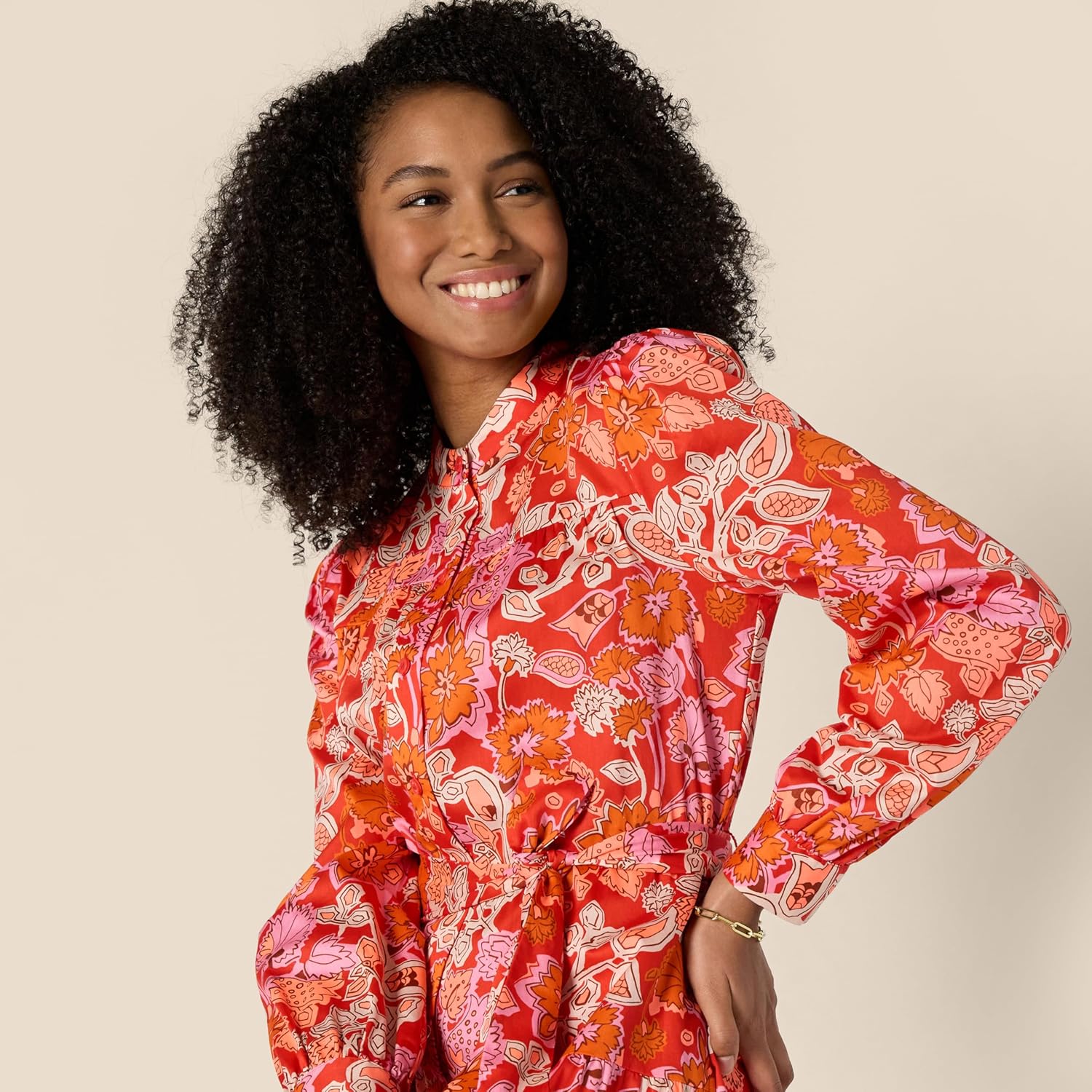 Thumbnail 4 de Amazon Essentials Damen gestuftes Regular-Fit-Hemdblusenkleid aus Baumwollsatin