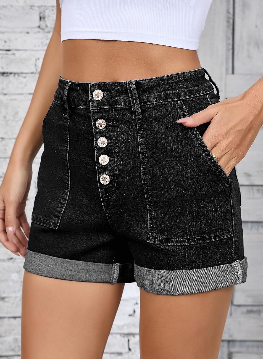 Detalle de Sidefeel Women’s High-Waisted Stretch Jean Shorts with Button & Folded Hem