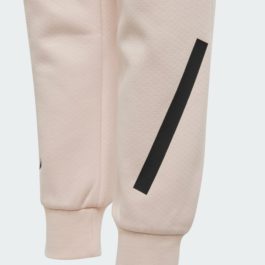 Detalle de Pantalón adidas Z.N.E. Tapered-Leg | Rosa