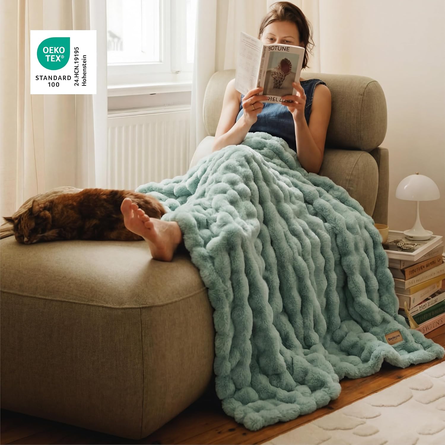 Detalle de Bedsure Faux Fur Throw Blanket, 50" x 60