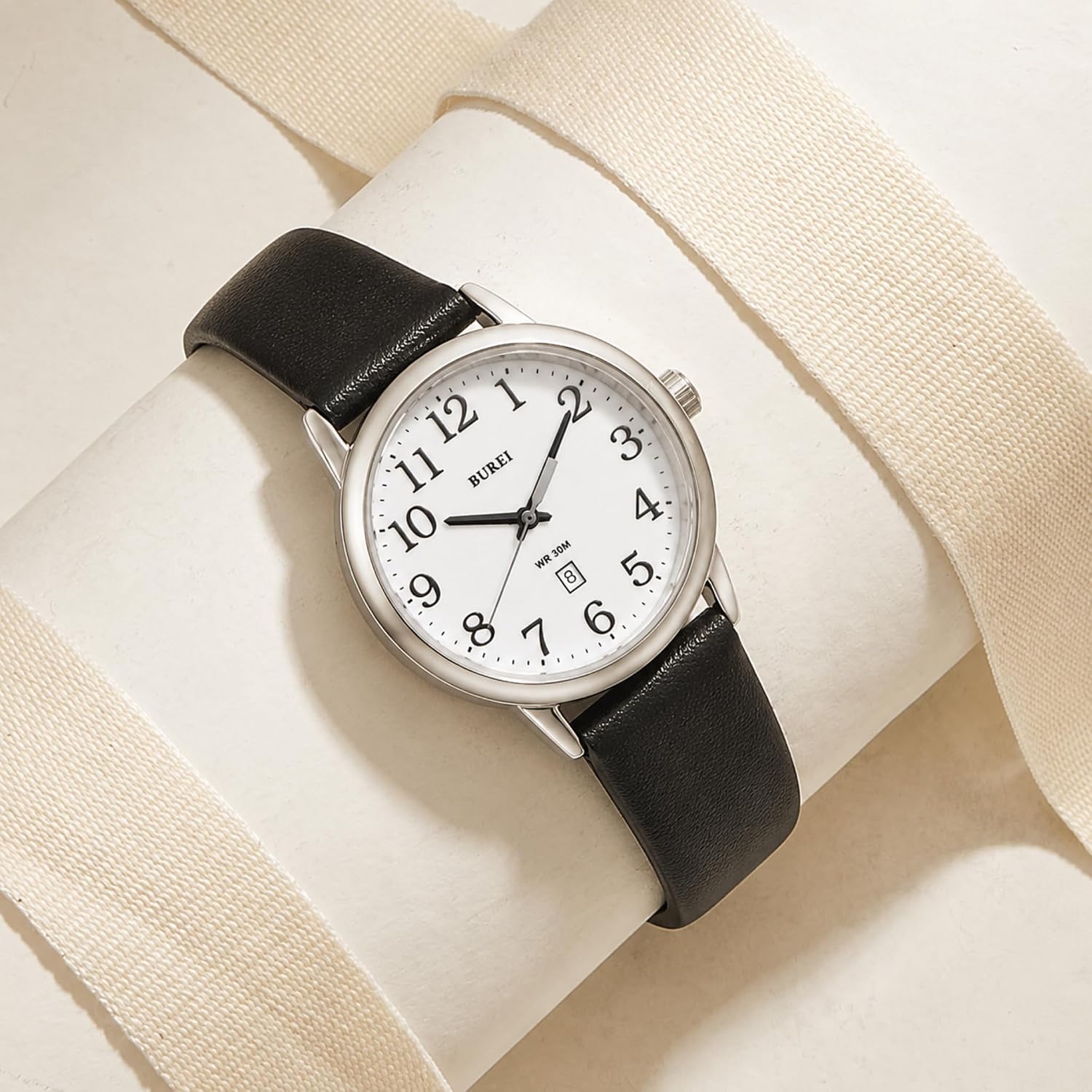 Detalle de BUREI Orologio da donna in pelle nera con luminoso – stile minimalista, leggibilità istantanea e comfort quotidiano