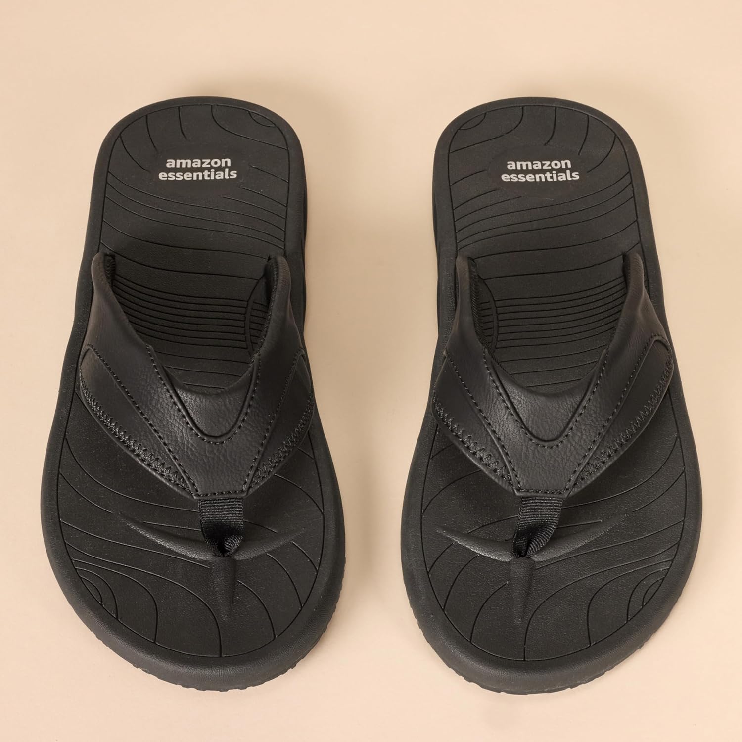 Thumbnail 3 de Amazon Essentials Herren Flip-Flop-Sandale – bequeme Zehentrenner mit gepolsterter Riemenauflage