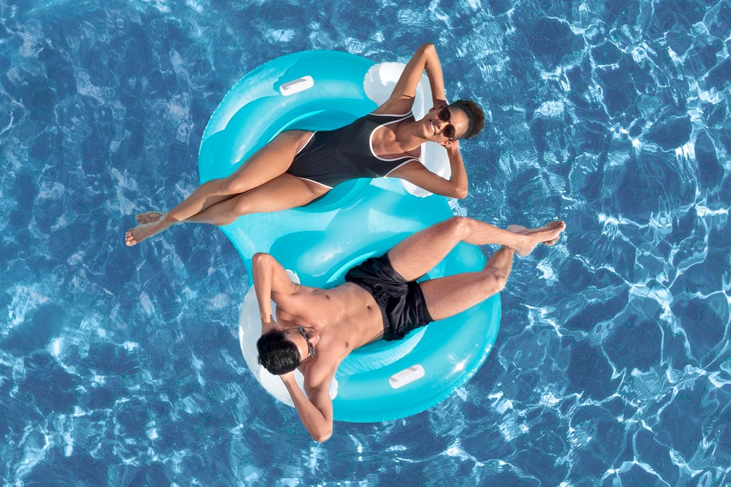 Detalle de Bestway 2-Personen-Schwimmring Cool Comfort mit Rückenlehne – robust, komfortabel und einfach zu nutzen