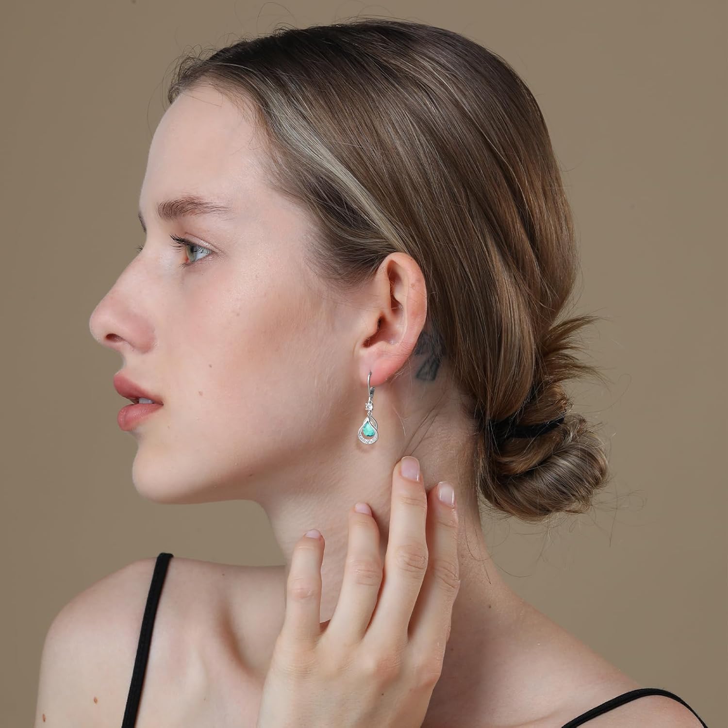 Detalle de Gold Earring Trendy Leverback Birthstone Earrings – 14K White Gold Teardrop Dangle