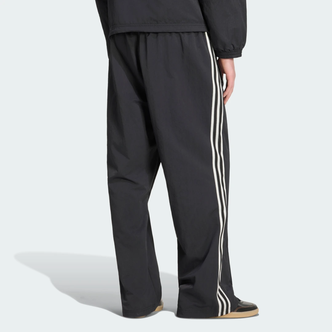 Detalle 2 de Pantalón BritCore de Adidas – Negro