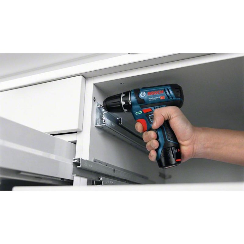 Detalle 2 de Bosch GSR 12V-15 Professional: taladro/atornillador compacto con 30 Nm y luz integrada