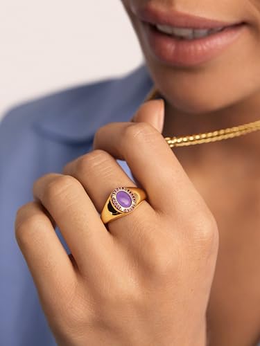 Detalle de SINGULARU Bague Amanda Violet Plaqué Or – Chevalière Amanda Violet en laiton doré