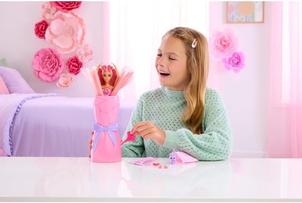 Thumbnail 6 de Barbie Petal Pop Duftende Puppe im Rosenkleid mit Zubehör – Überraschung im Blumenstrauß (JMF59)