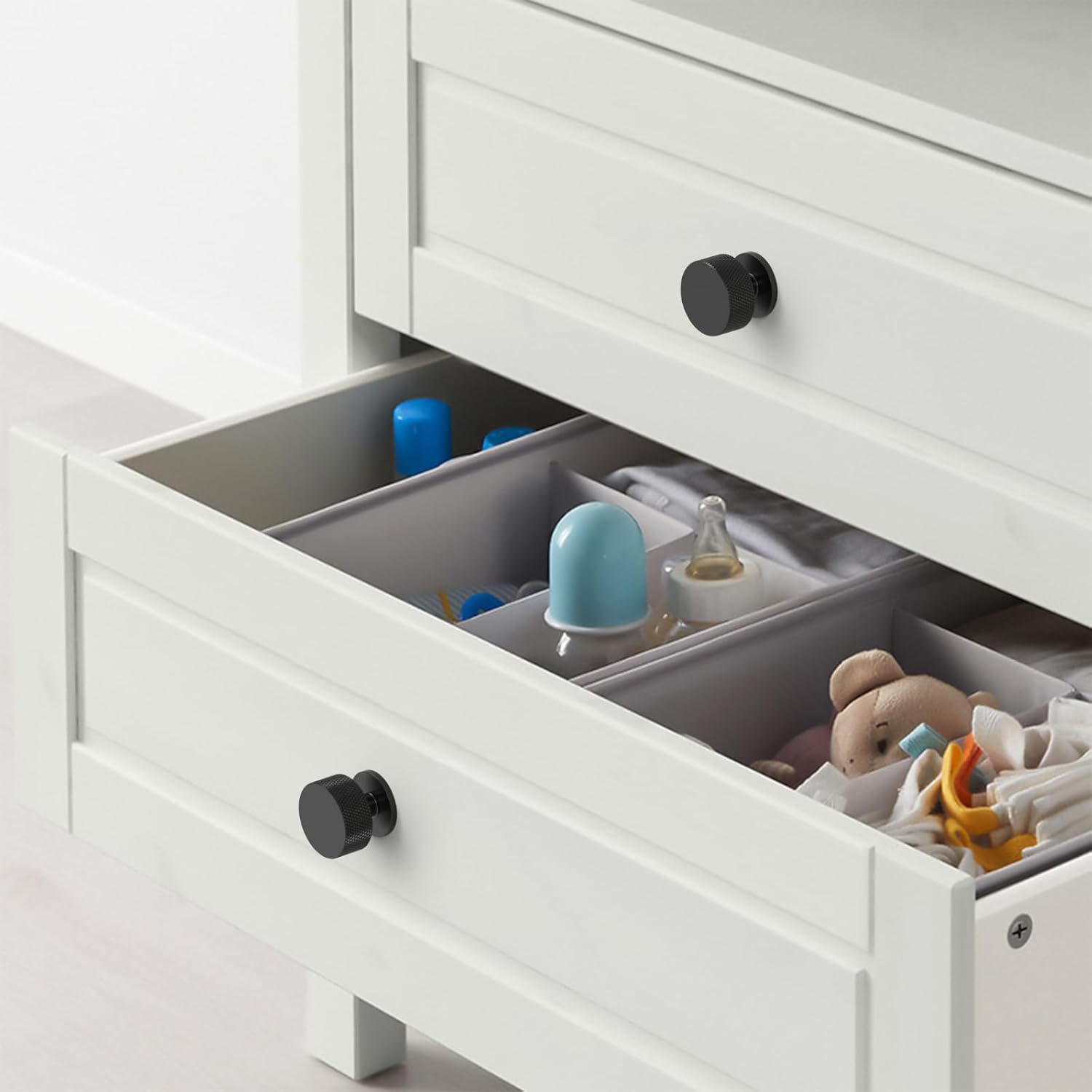 Detalle 2 de Amerdeco AM006 1.2in Matte Black Cabinet Knobs