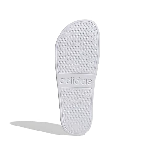 Detalle de Adidas Adilette Aqua Slides Unisex: horma clásica y comodidad para uso diario