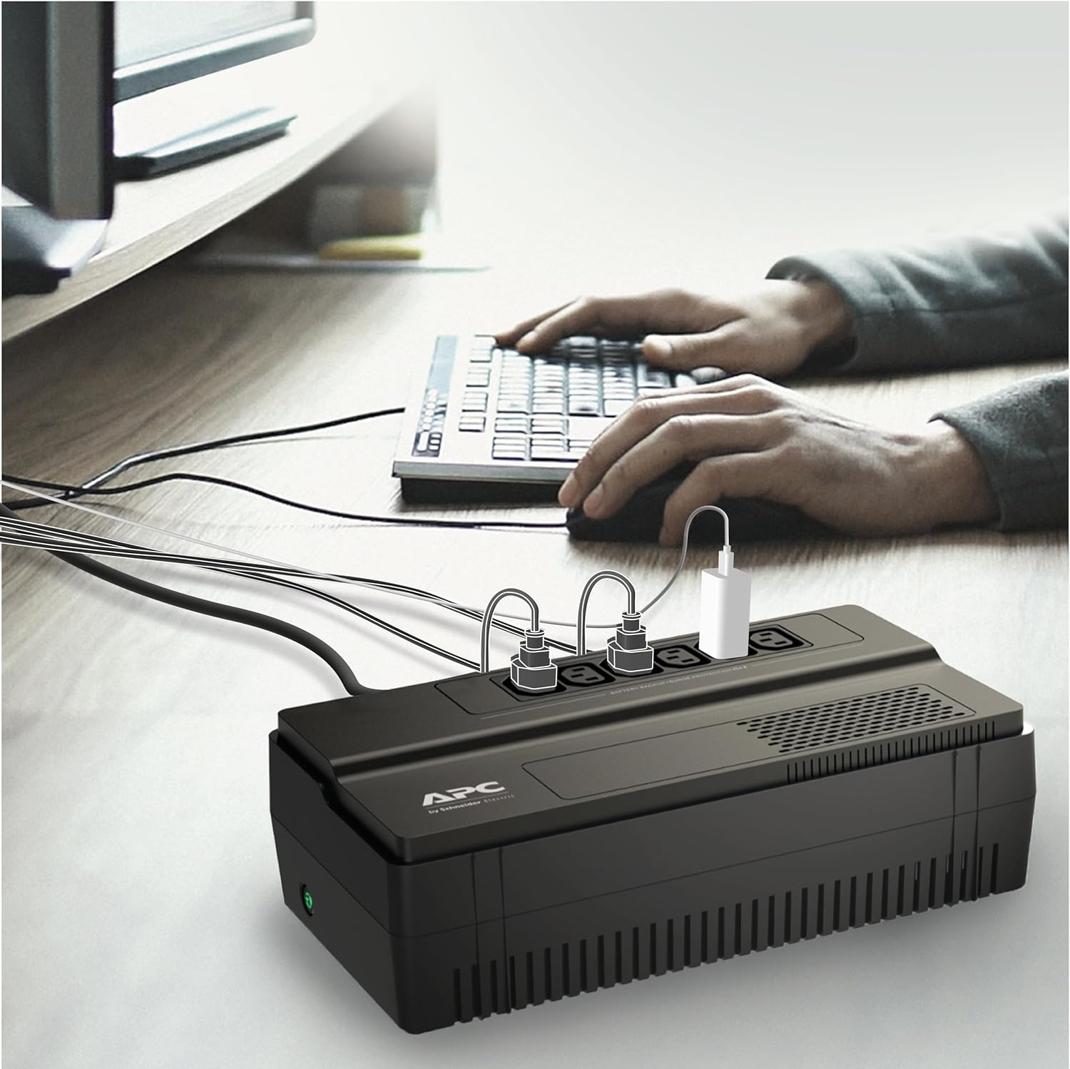 Thumbnail 1 de APC Back-UPS BV BV650I uninterruptible power supply (650VA, AVR, 6× IEC outlets)