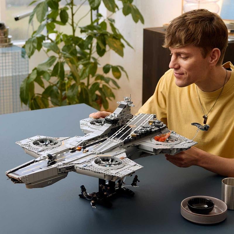 Detalle de Maqueta LEGO Marvel 76354 El Helitransportador de SHIELD para Adultos