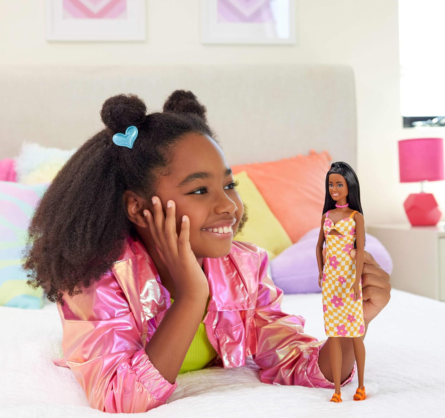 Thumbnail 1 de Barbie Fashionistas 233: Muñeca con vestido naranja y flor