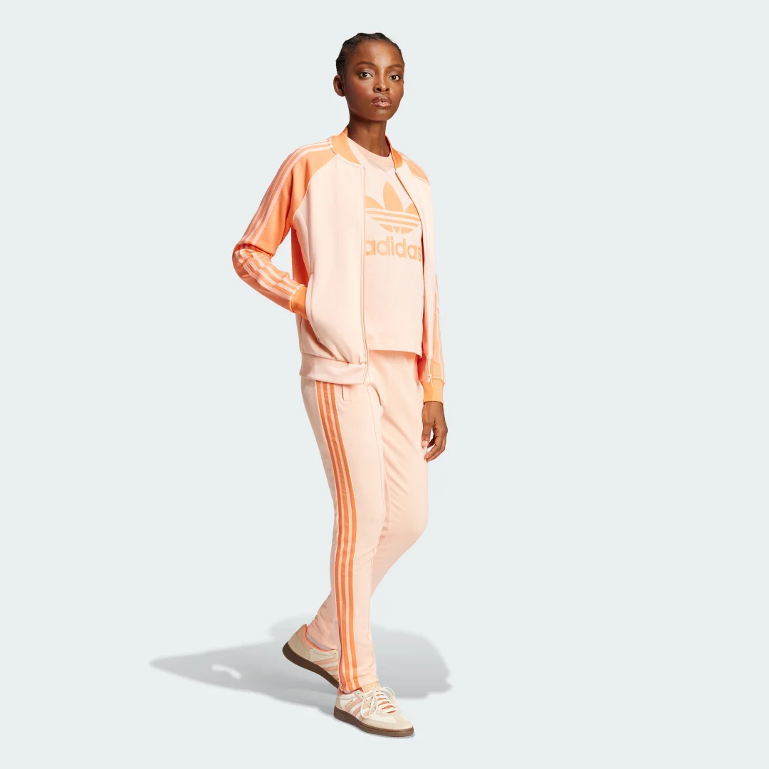 Detalle de Camiseta Adicolor Trefoil Boxy de Adidas – Rosa