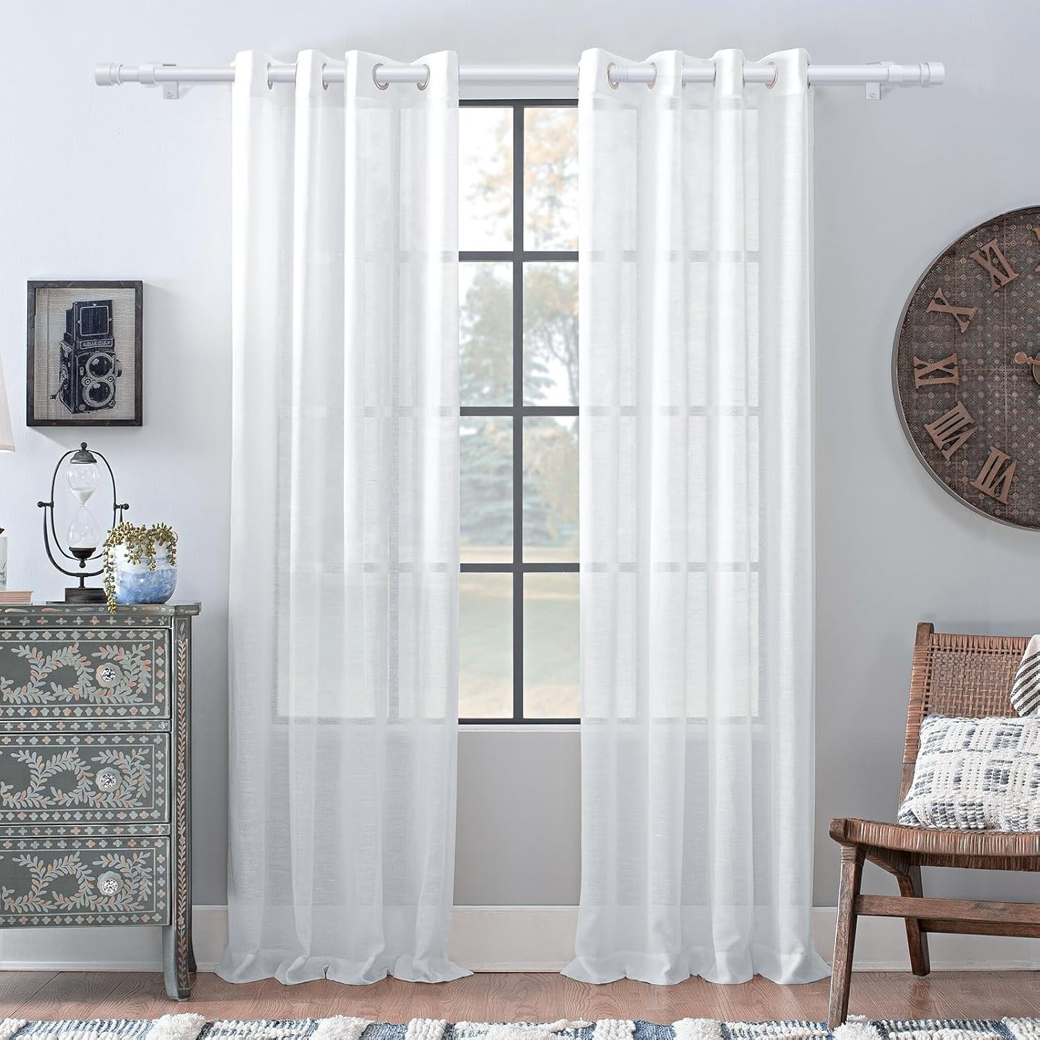 Detalle 2 de Huntype Curtain Rods 32โ120 in extendable curtain rod ๐ช