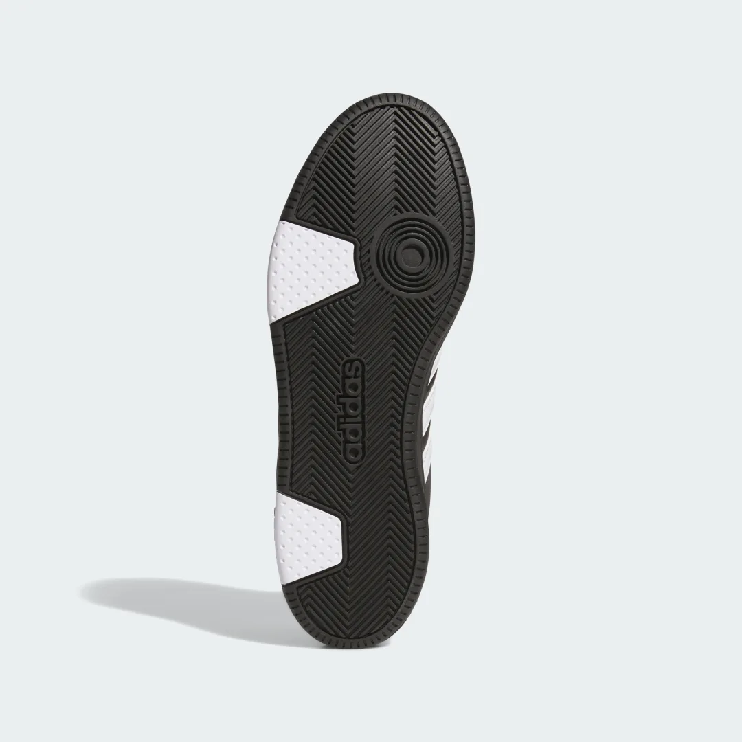 Detalle de Zapatilla de media caña Hoops Classic de Adidas