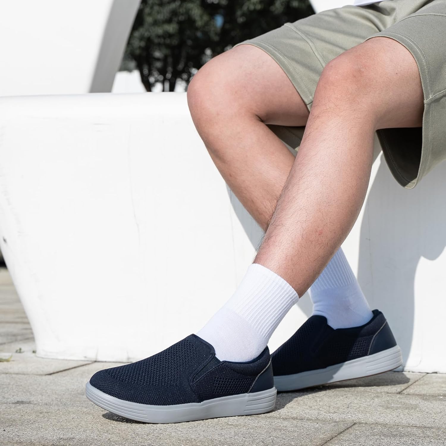 Detalle de konhill Men's Slip-on Walking Shoes: Breathable Mesh Trainers for Everyday Comfort