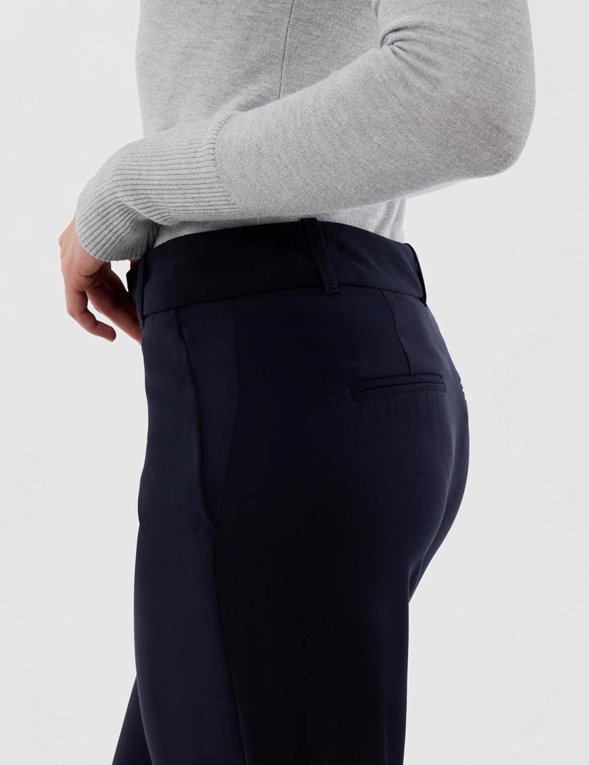 Detalle de CAROLL Pantalon Droit chic et intemporel – élégance sobre et confort Caroll