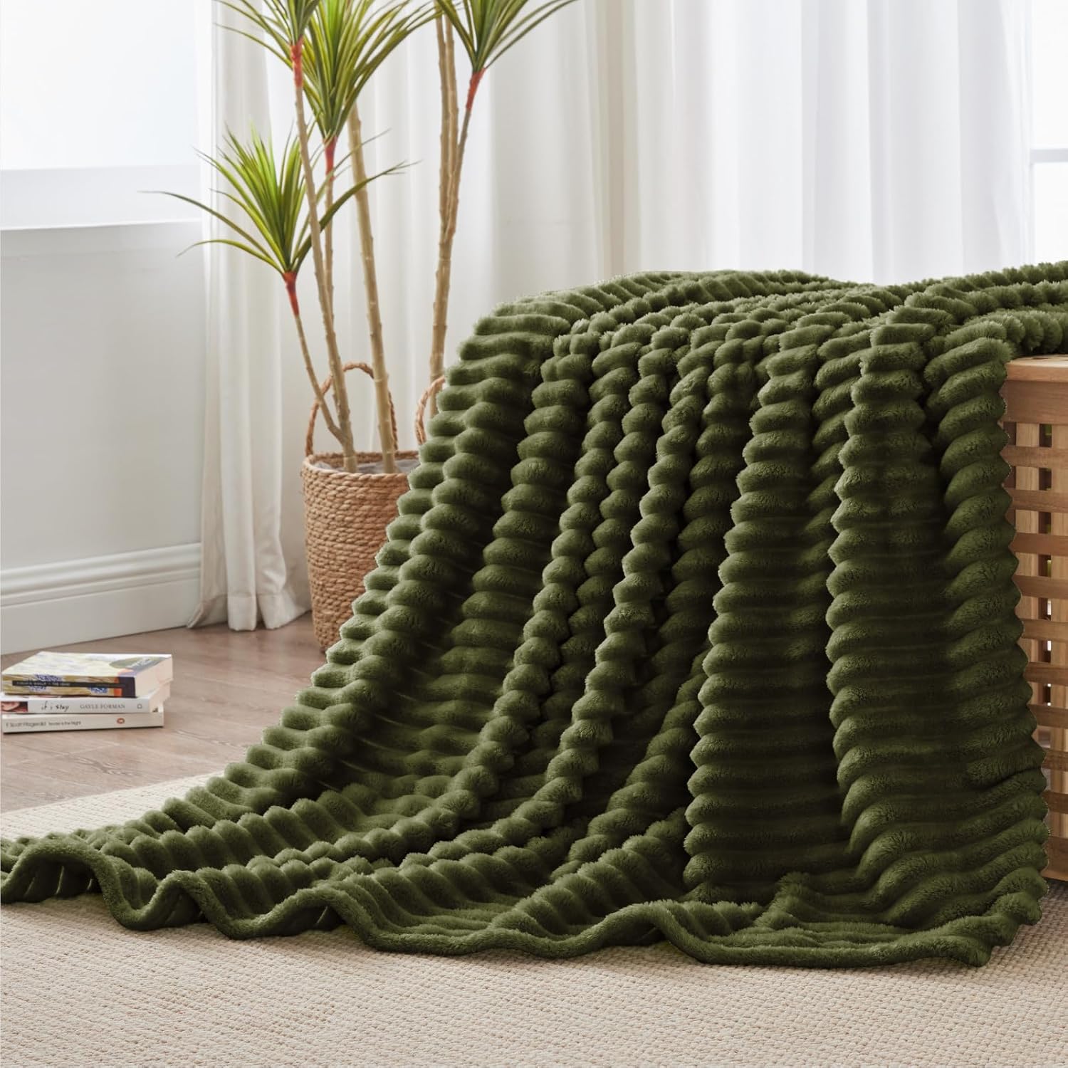 Thumbnail 6 de BEDELITE Fleece Throw Blanket for Couch – 300GSM Soft & Warm Olive Green Stripe