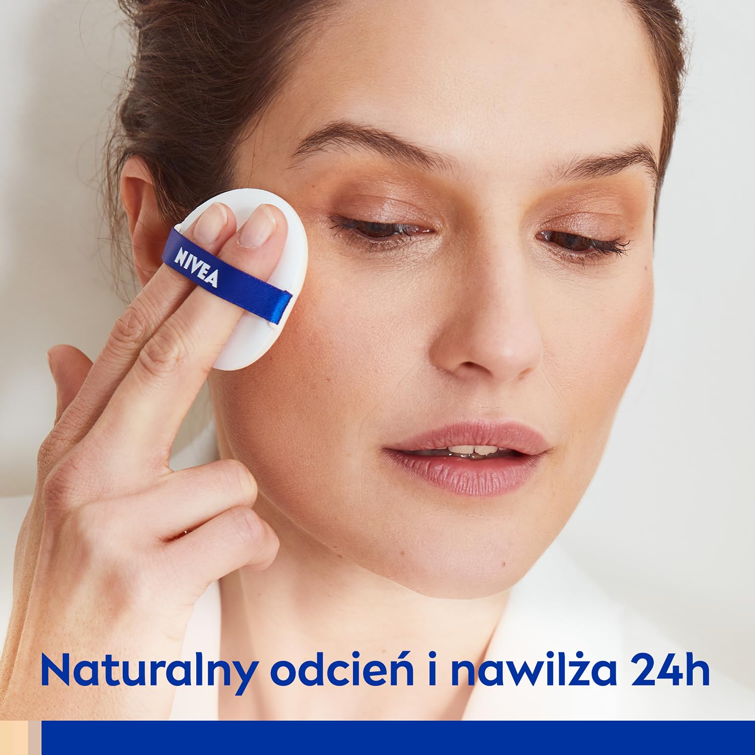 Thumbnail 5 de NIVEA Cellular Expert Finish 3in1 Pflege Cushion LSF 15 Make-up Cushion (helle Hauttöne) – Packung mit 2