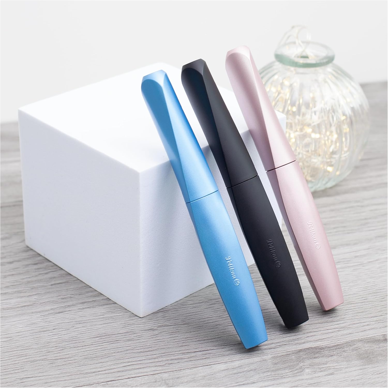 Detalle de Pelikan Twist Füllhalter Edelstahl-Feder M – Girly Rose, inkl. Tintenpatrone