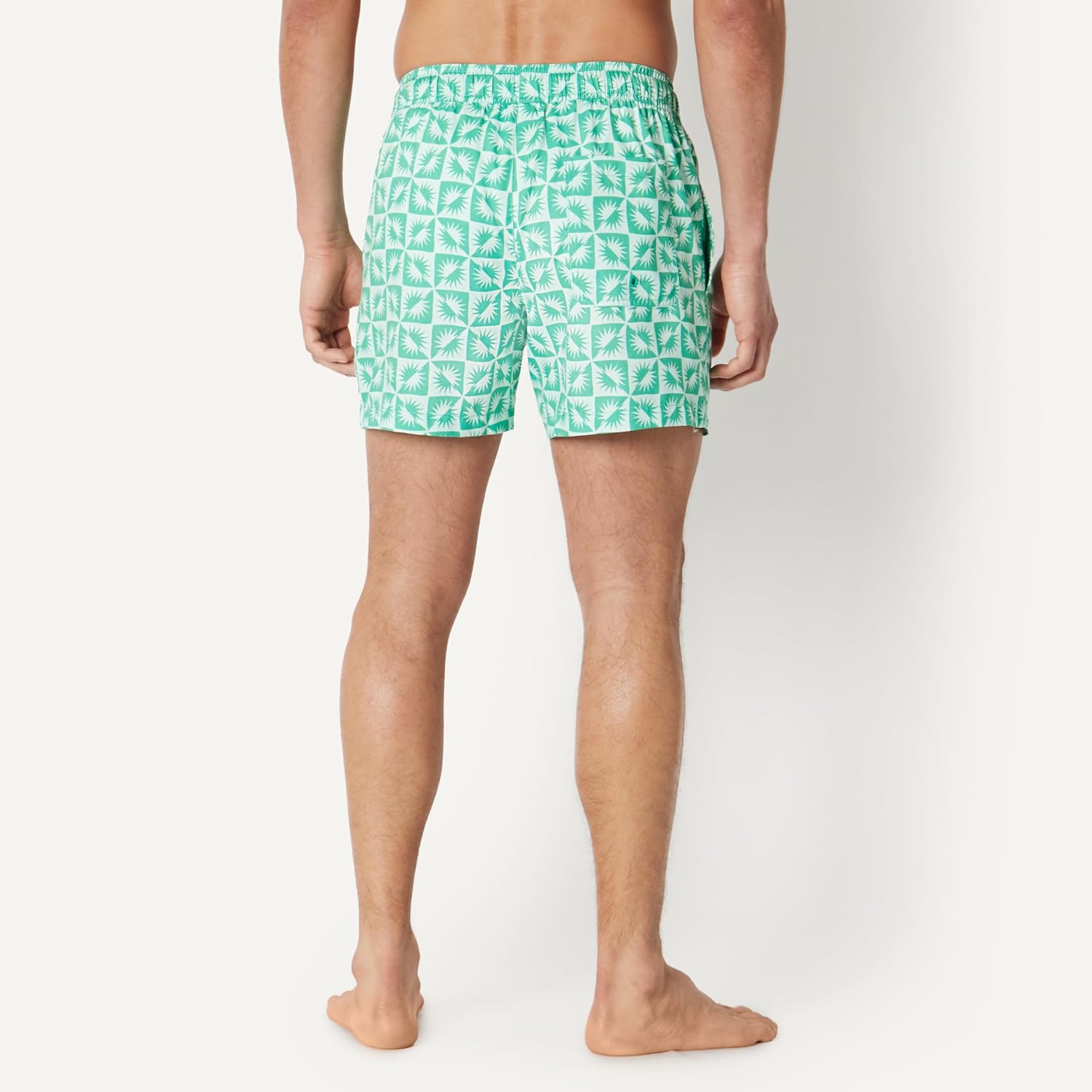 Detalle 2 de Amazon Essentials men’s swimming trunks with mesh lining, pockets and drawstring closure